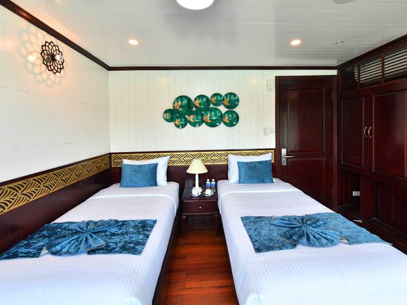 Sapphire Cruise - Premium Single Cabin - 1 Pax/ Cabin (Location: 2nd Deck - Private Balcony)